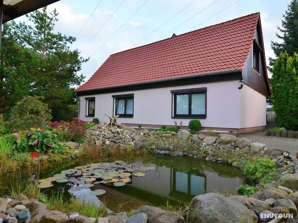 Apartment in the Harz With a log Cabin, Pond and Covered Seating Area - Öne Çıkan Resim