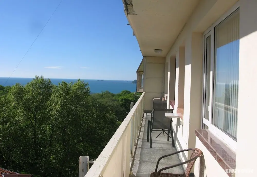 Apartment Melody - Öne Çıkan Resim