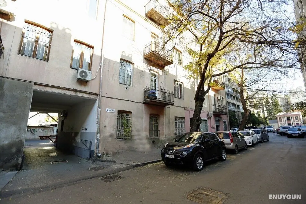 Apartment near Tbilisi Zoo - Dış Mekan