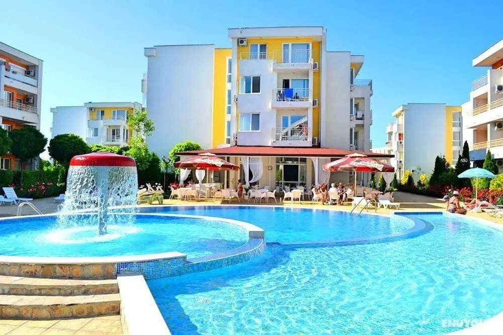 Apartment in Nessebar Fort Club - Havuz