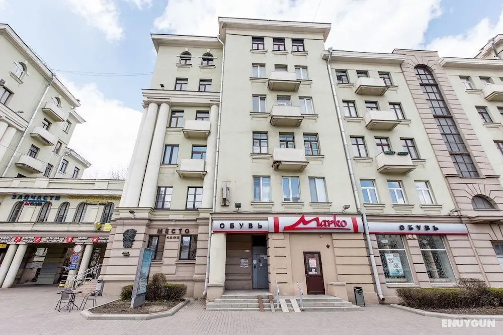 Apartment on Nezavisimosti 43 - Dış Mekan