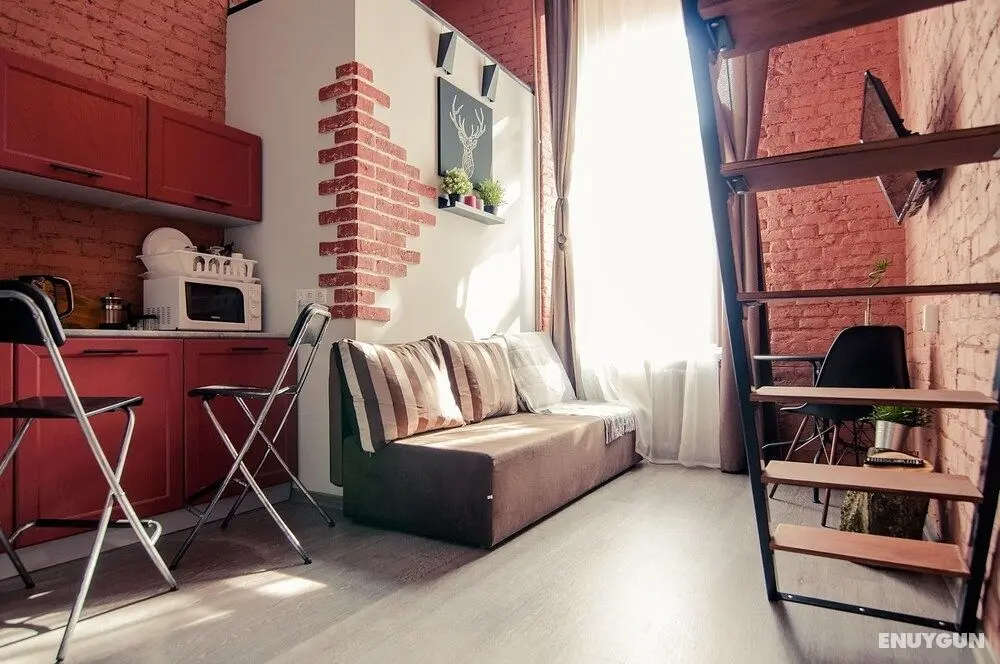 Apartment at the Red Bridge - Öne Çıkan Resim