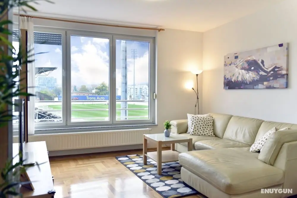 Apartment Stadium - Öne Çıkan Resim