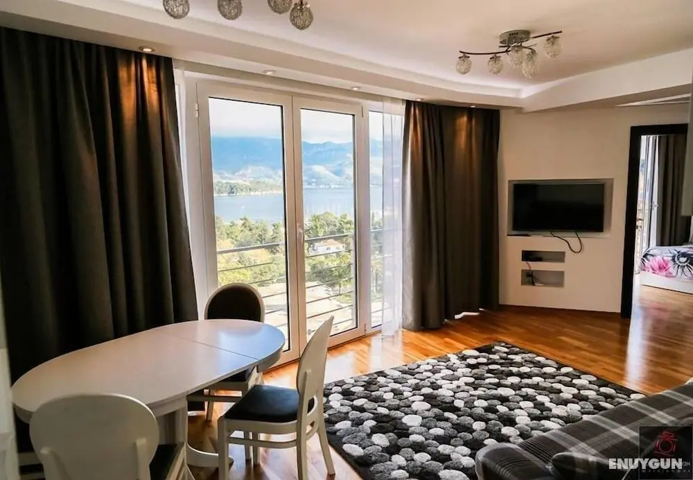 Apartment Status 1 - Öne Çıkan Resim