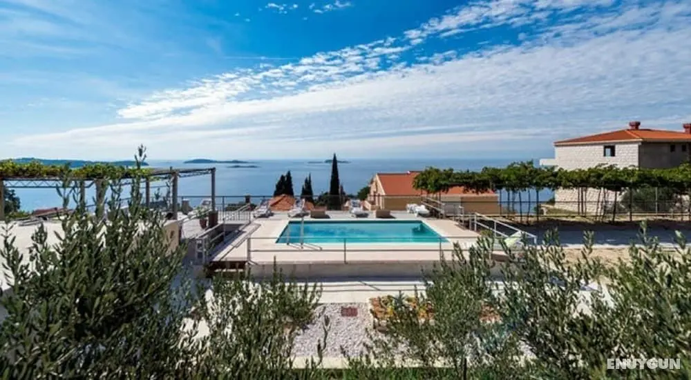 Apartments Klis - Havuz