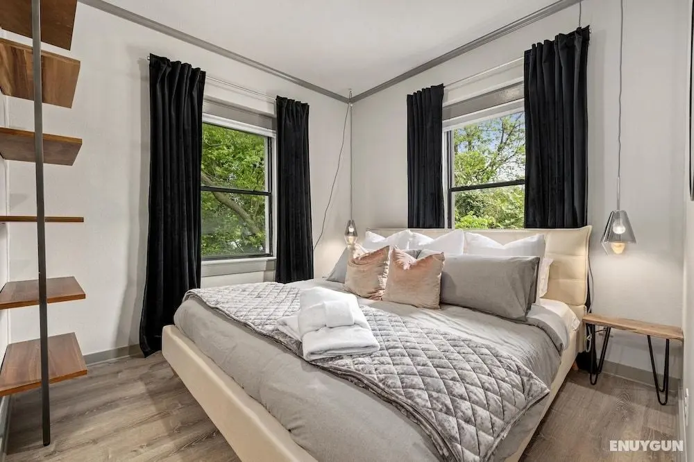 Apt on Town Square - Ultimate DT Fay Location! - Öne Çıkan Resim