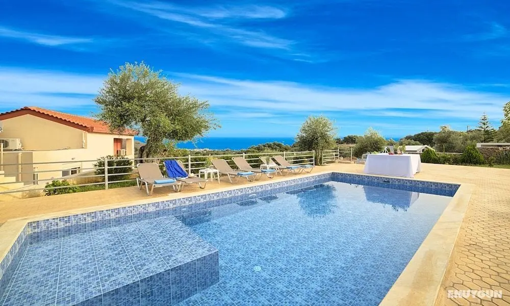 Aqua Blue Villas with Heated Pool - Havuz