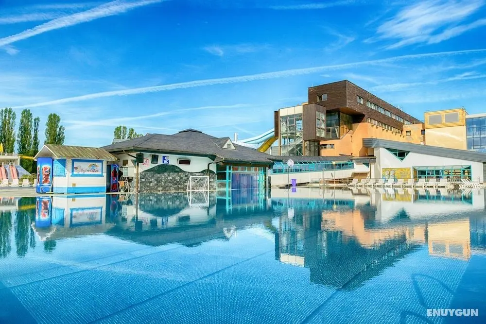 Hotel AquaCity Seasons - Havuz