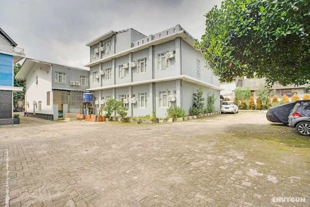 Hotel Arimbi Lama Dewi Sartika - Dış Mekan