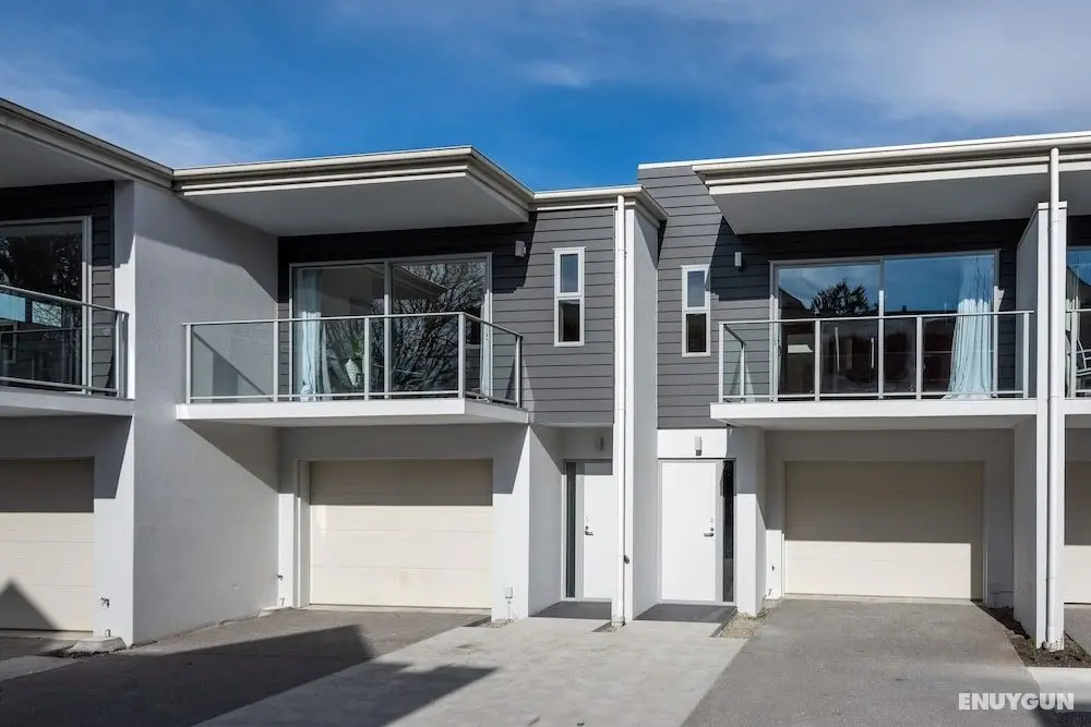 Armagh Apartment 5 - Öne Çıkan Resim