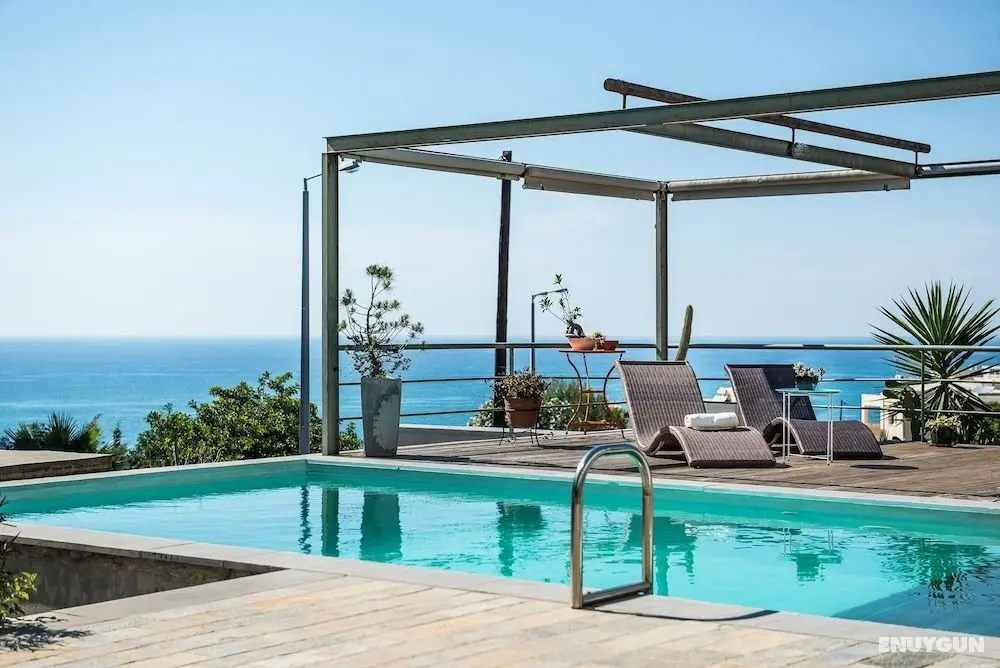 Artistic Private Pool Villa with Gorgeous Gardens - Öne Çıkan Resim