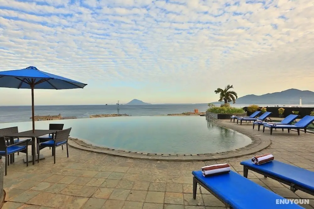 Aryaduta Manado - Havuz