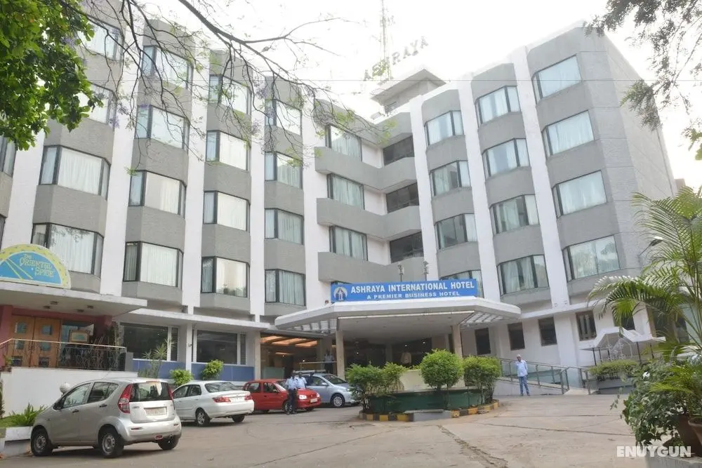 Ashraya International Hotel - Konum Öne Çıkanlar