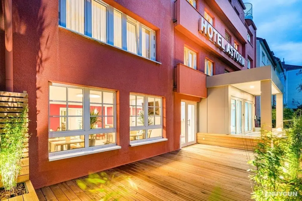 Astoria Hotel - Öne Çıkan Resim