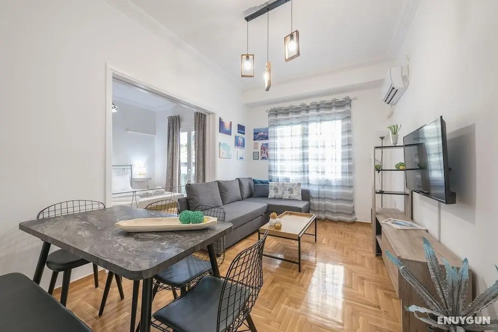 Athens Bright Suite by Cloudkeys - Öne Çıkan Resim