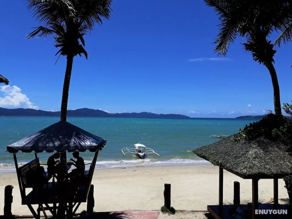 Ausan Beach Front Cottage and Restaurant - Lobi
