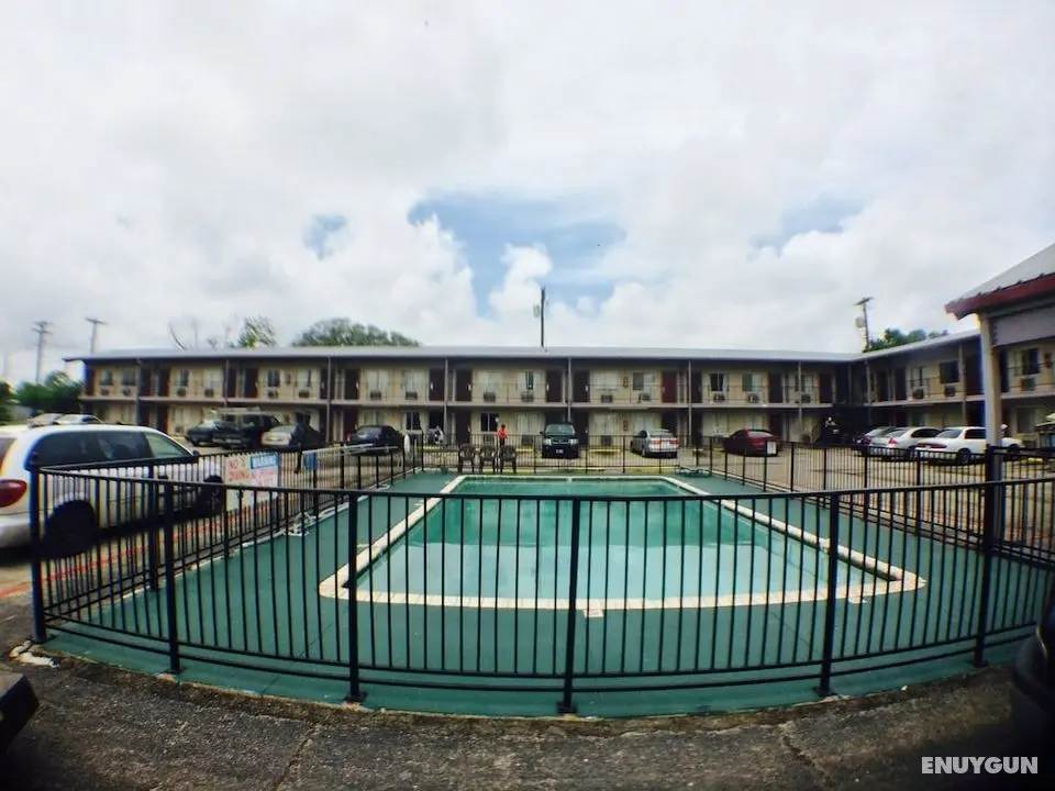 Austin Motor Inn - Havuz