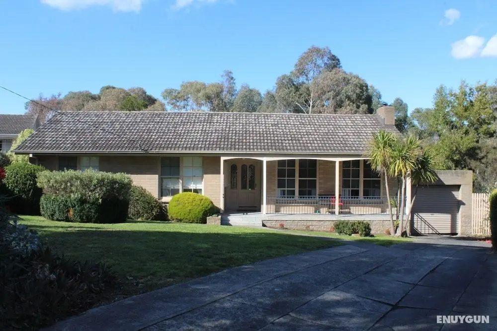 Australian Home Away at Doncaster Grange Park - Öne Çıkan Resim