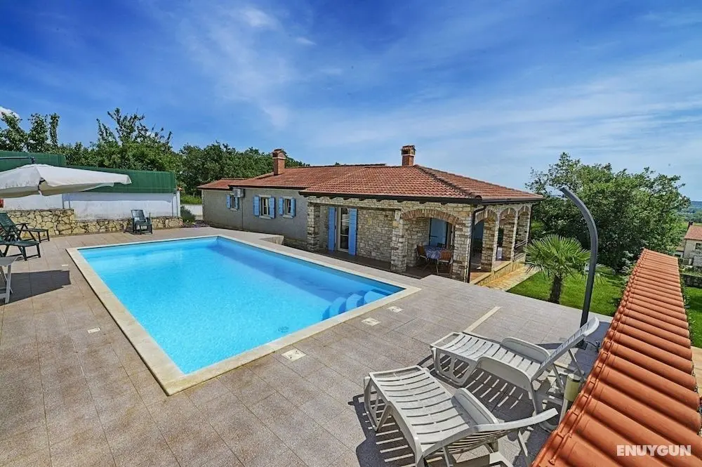 Authentic Holiday Home With Private Pool & Covered Terrace - Öne Çıkan Resim