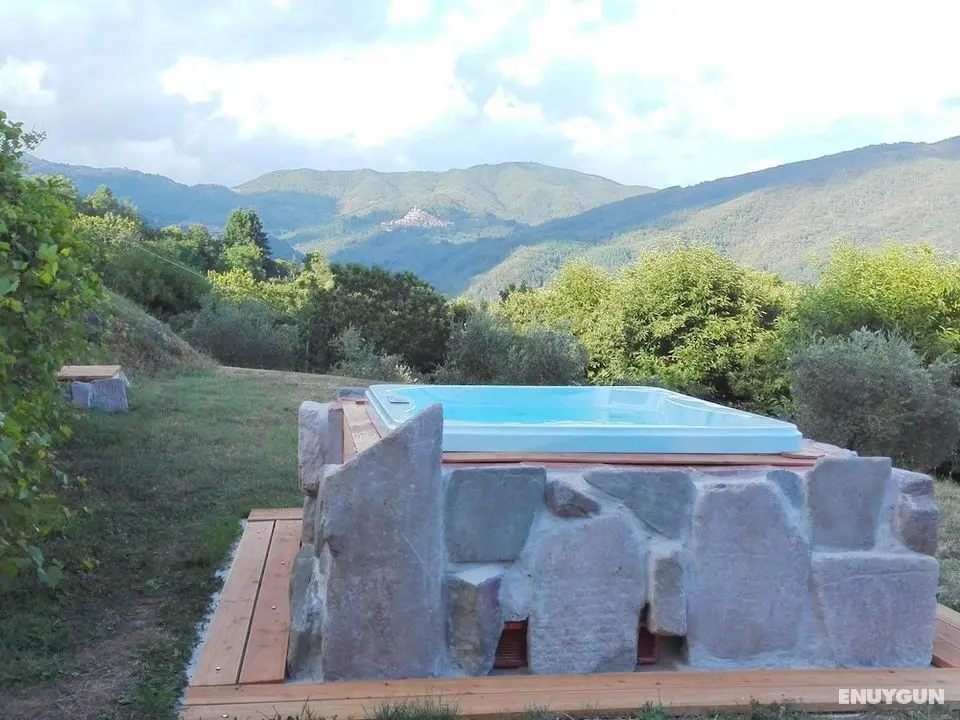 Authentic Tuscan Country Home Situated Between Pistoia and Lucca - Öne Çıkan Resim
