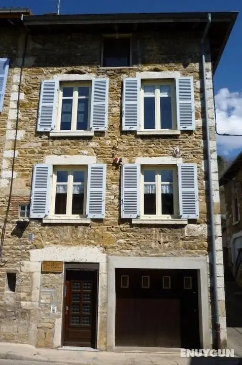 Aux Chambres Sussuriennes - Öne Çıkan Resim