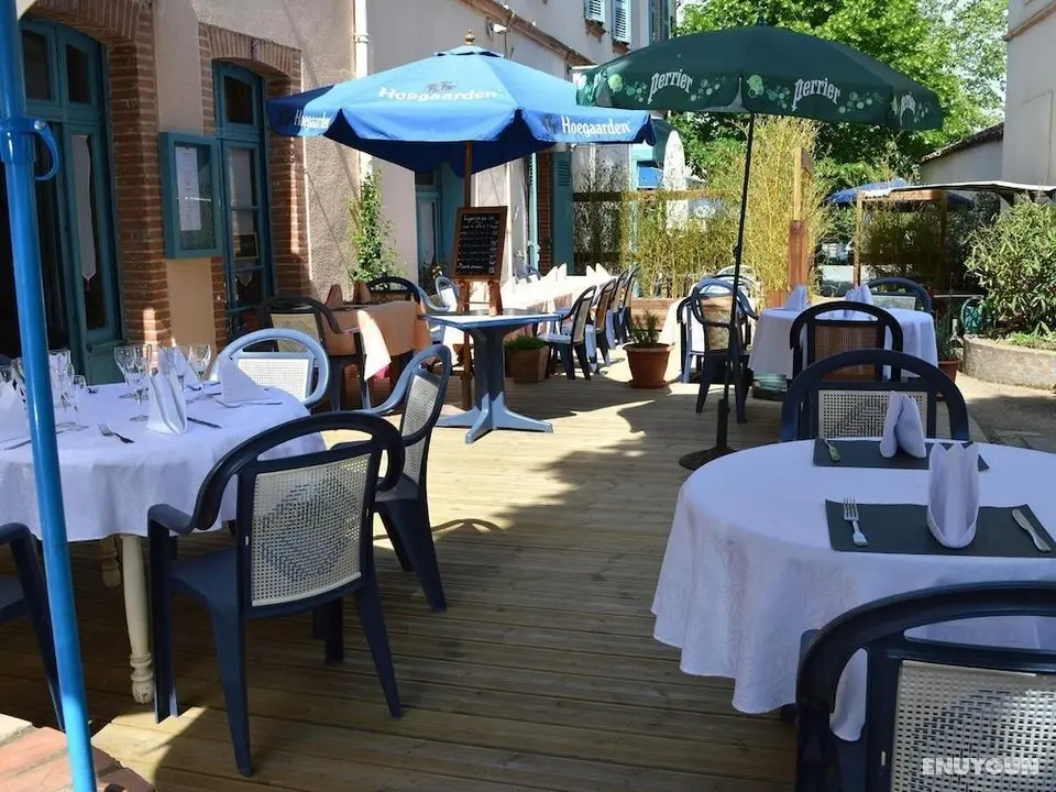Aux Lys d'Or - Yerinde Yemek
