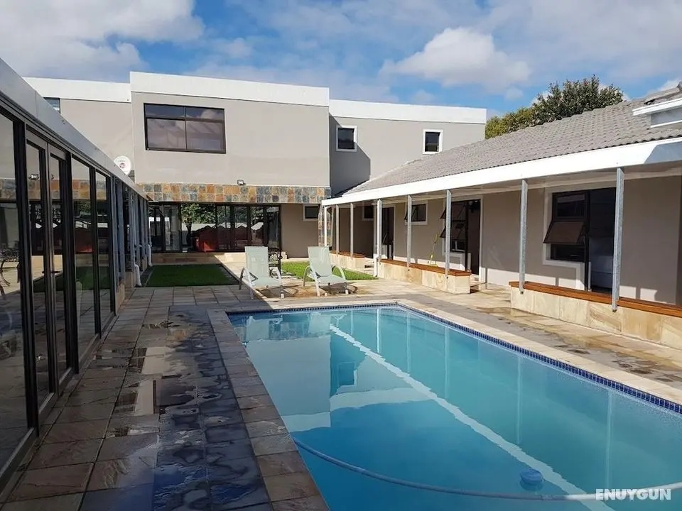 Avalon Lodge - Havuz