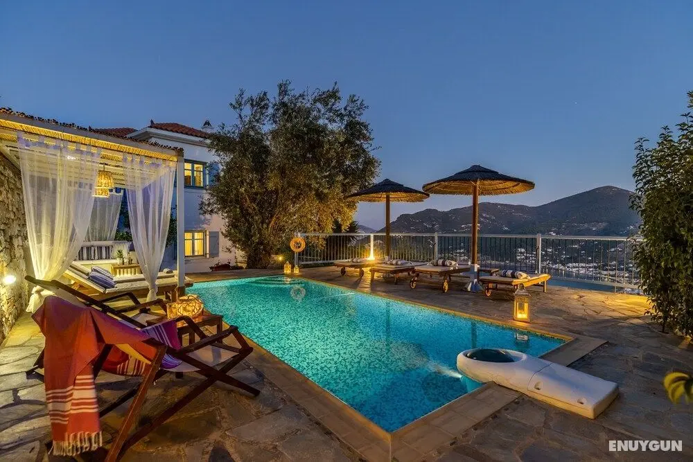 Villa Avaton With Magnificent sea View and Skopelos Town - Havuz