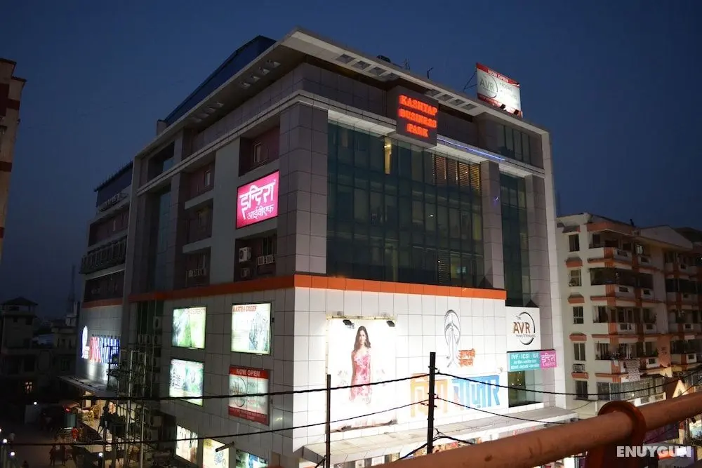 The AVR Hotels & Banquets - Dış Mekan