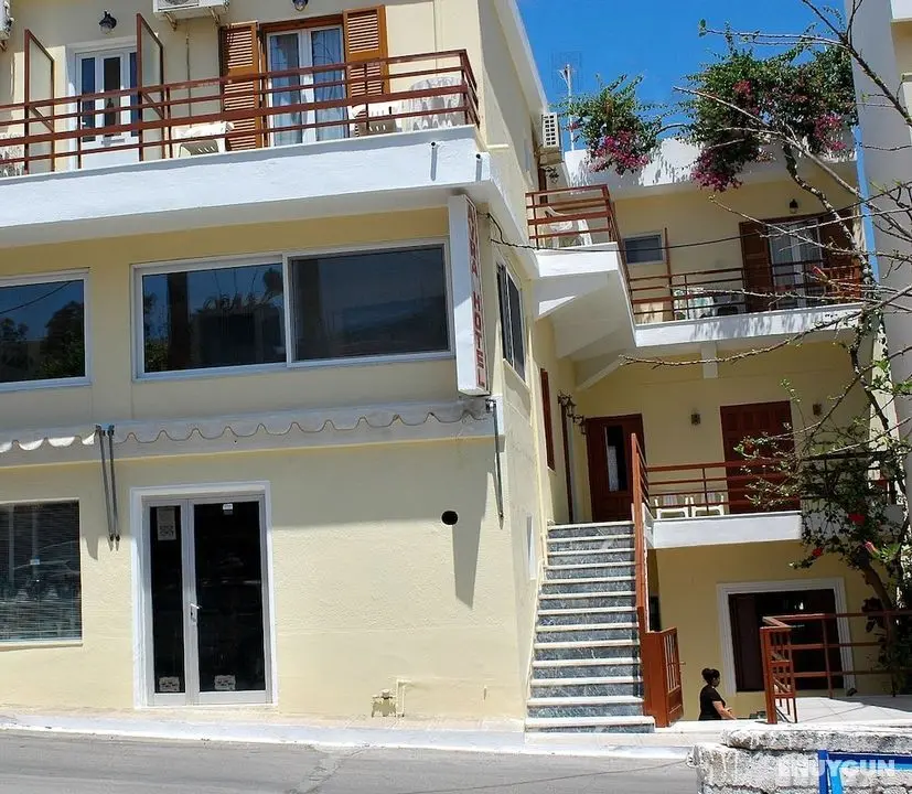 Avra Rooms - Dış Mekan