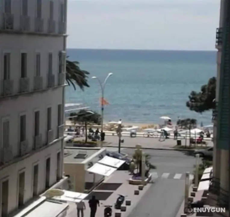 Azurene Royal Hotel - Konum Öne Çıkanlar
