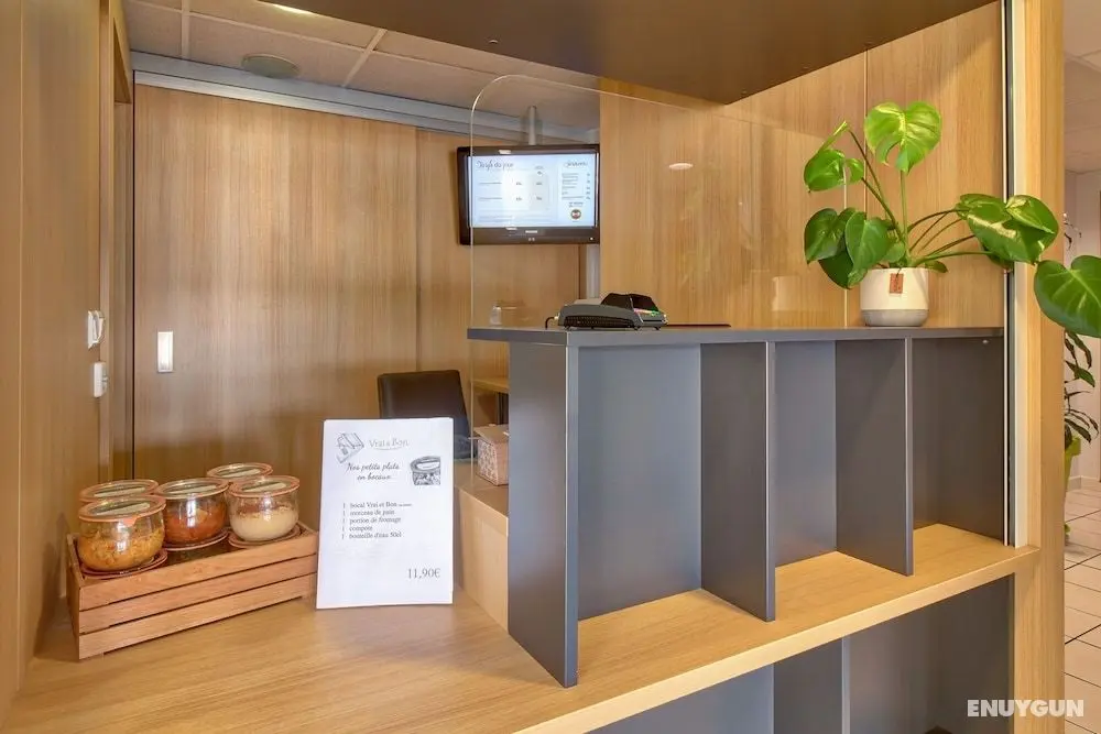 B&B Hotel Pau Lescar - Lobi