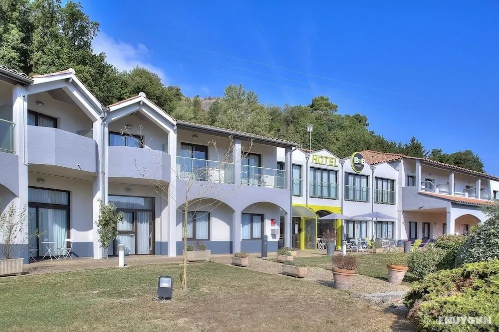 B&B Hotel Villeneuve-Loubet Village - Öne Çıkan Resim