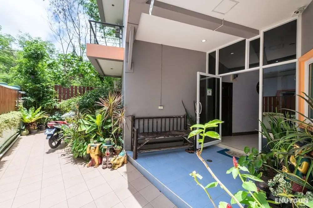 Baan Yuyen Karon Guesthouse - Dış Mekanlar