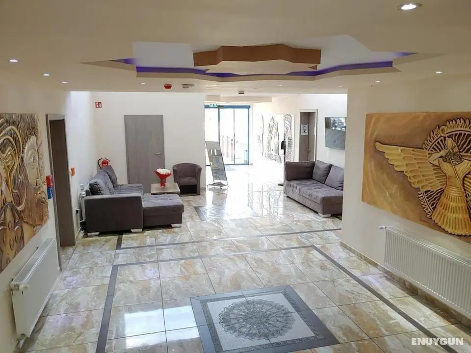 Hotel Babylon - Lobi