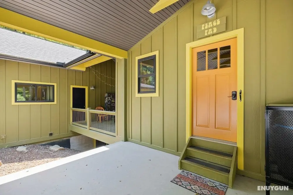 Backwoods Bungalow - Öne Çıkan Resim