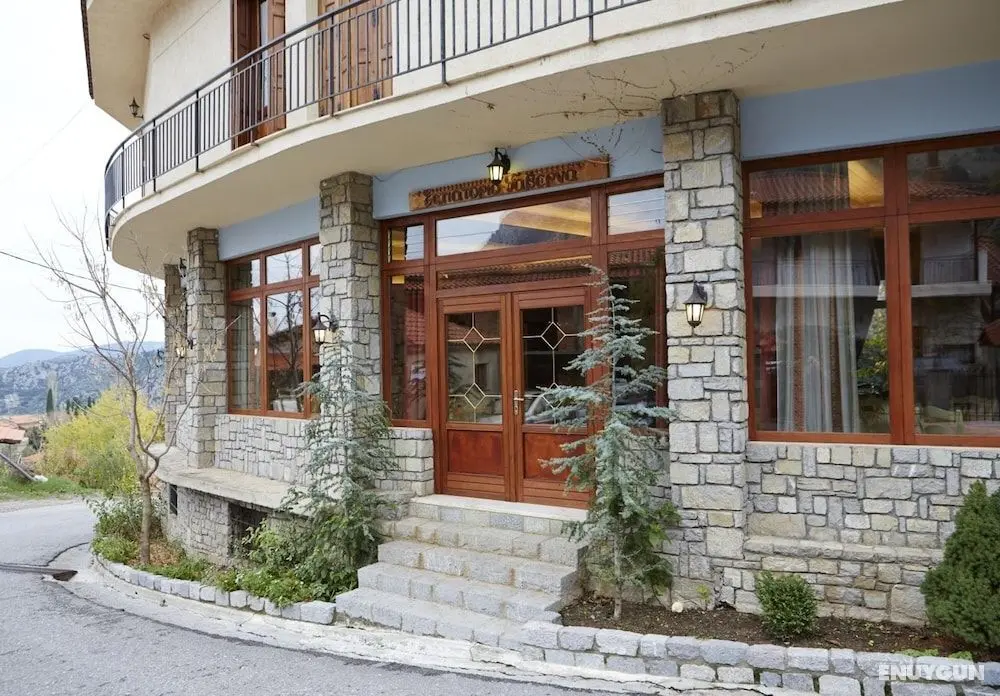 To Balcony tis Agorianis - Dış Mekan
