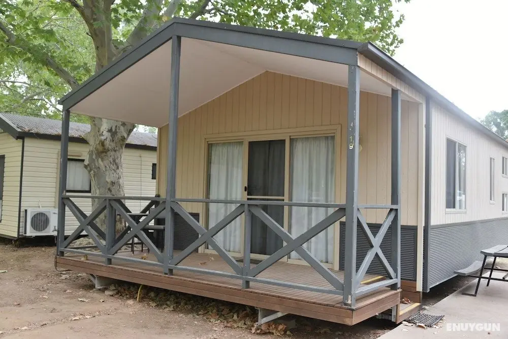Ball Park Caravan Park - Öne Çıkan Resim