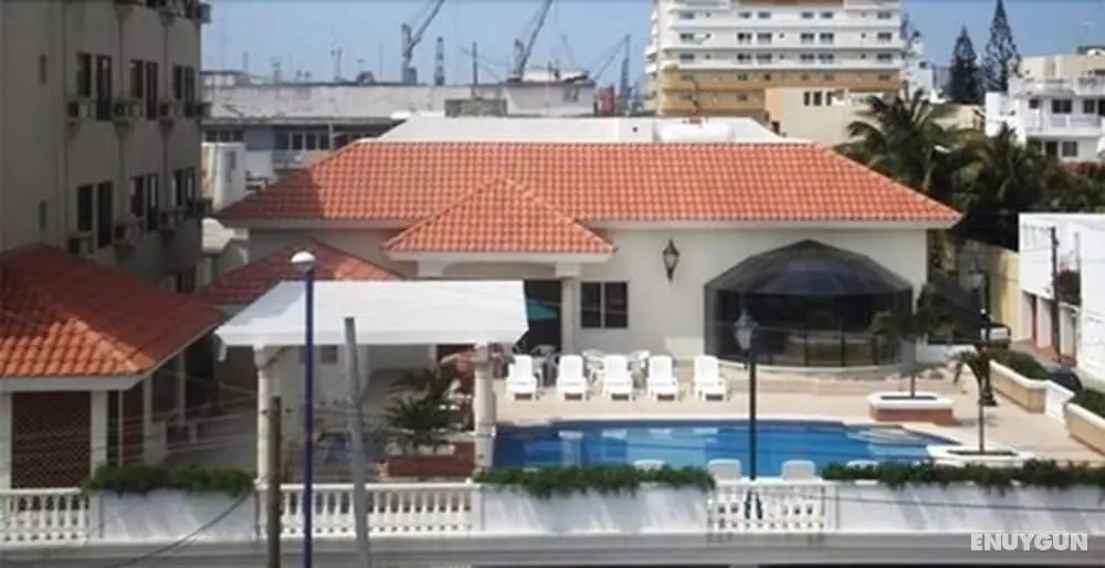 Hotel Baluarte - Havuz