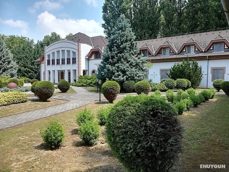 Baranya Hotel - Dış Mekan