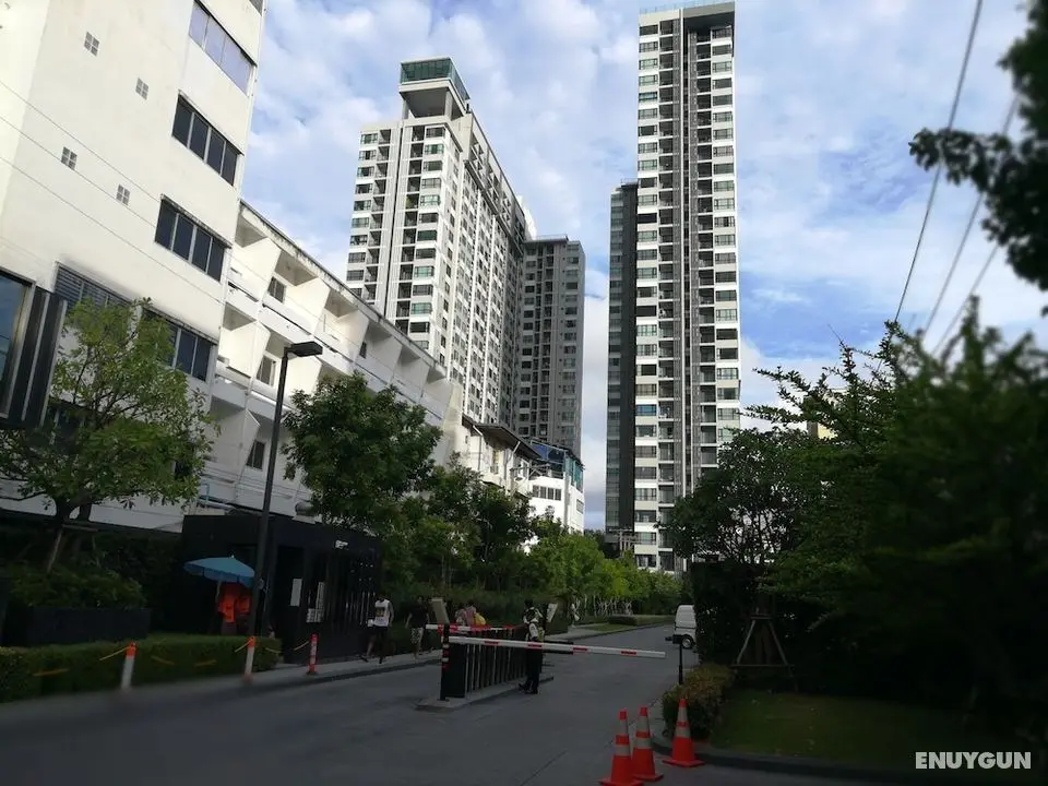 The Base Pattaya by Avi - Öne Çıkan Resim