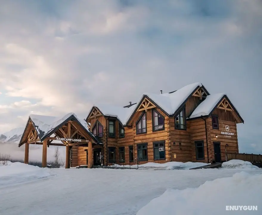 Basecamp Lodge Golden - Öne Çıkan Resim