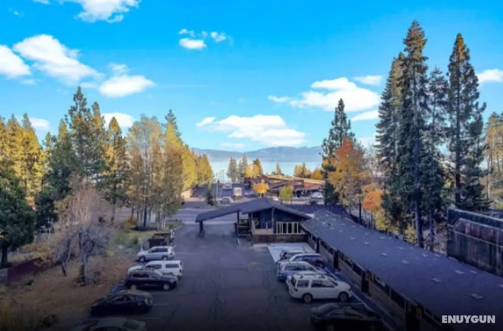 Basecamp Tahoe City - Otopark