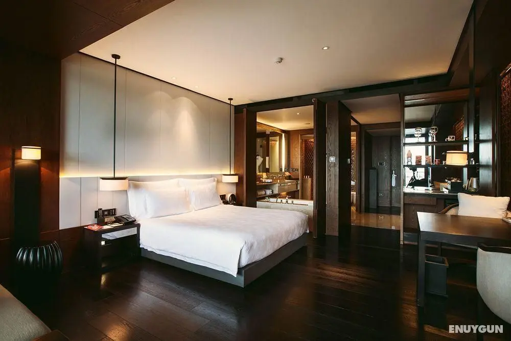 Bay Breeze Hotel - Genel