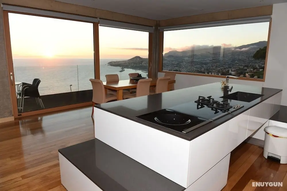 The Bay House - Öne Çıkan Resim