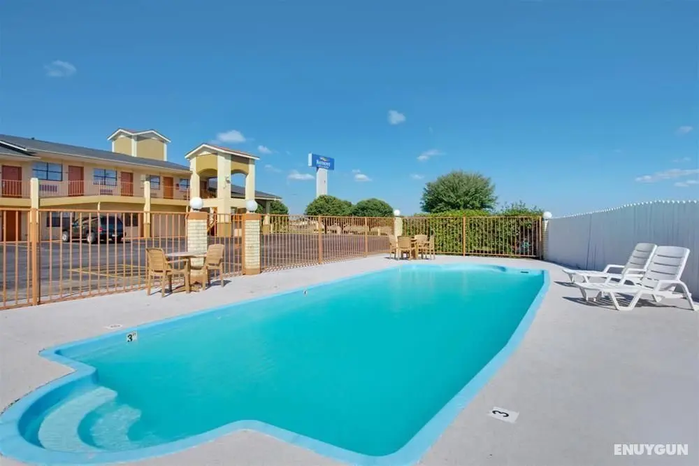 Baymont Inn & Suites Terrell - Genel