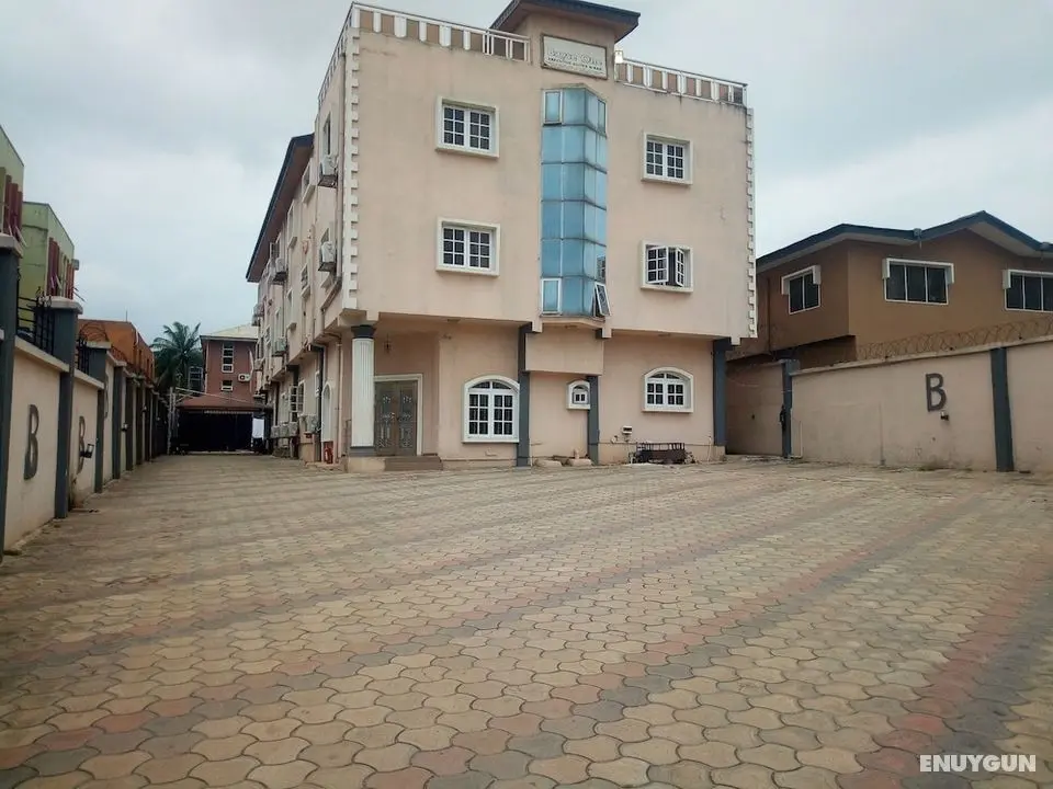 Bayse One Executive Suites and Bar - Öne Çıkan Resim
