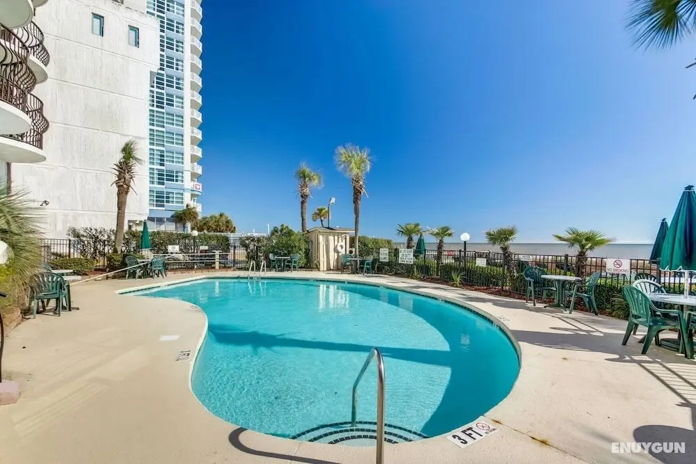 Beach-front Condo with Private Balcony - Öne Çıkan Resim