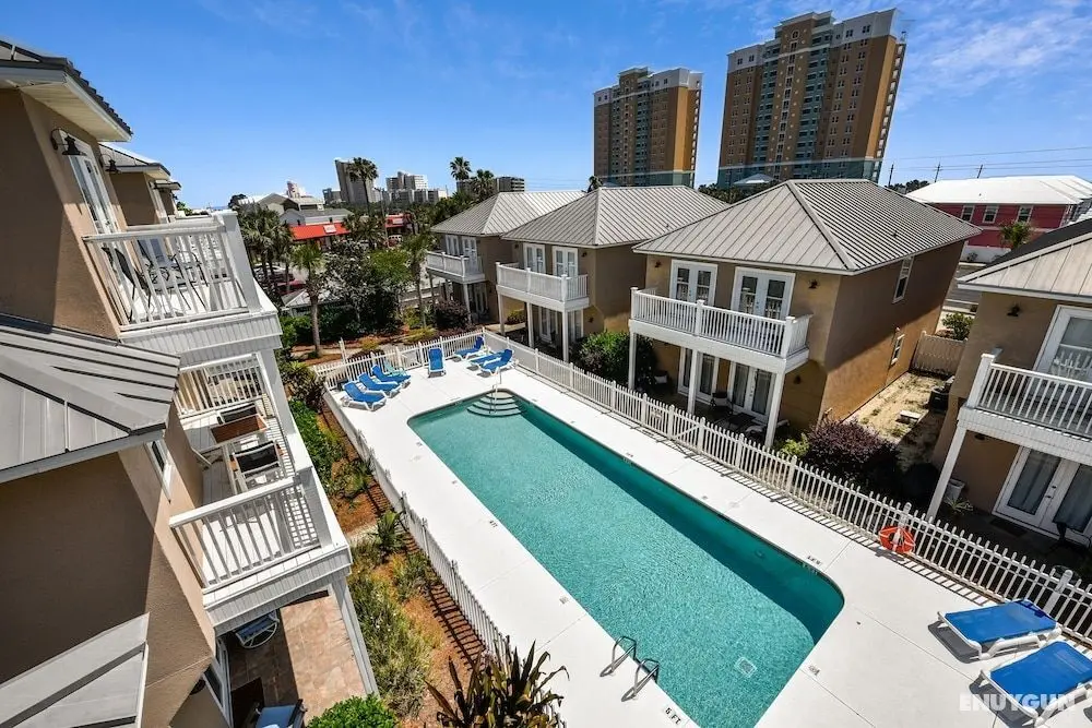 Beach Haven by Book That Condo - Havuz