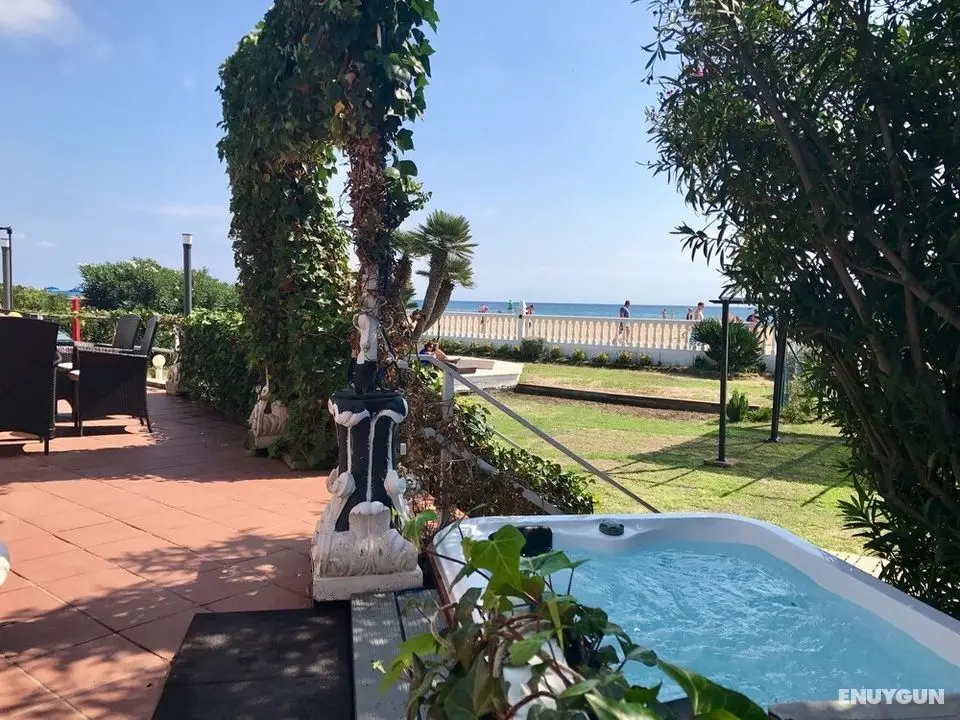 Beach House Barcelona Hot Tub & Beach Access - Havuz